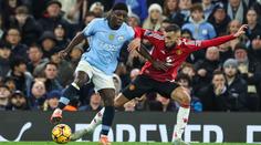 Smutné dny v Manchesteru. Byl to chaos, řekl svědek o smrti fanouška