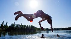 Koupání v ČR: Hygienici kontrolují kvalitu vody dřív, sem nejezděte!