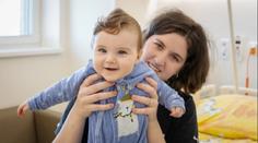 Zázrak v ostravské nemocnici. Lékaři zachránili kojence, který se narodil bez konečníku