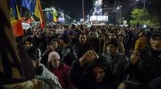 V Rumunsku zakázali kandidovat vítězi prvního kola voleb. Vypukly protesty