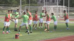 Ve Velkých Hamrech chodí na fotbal exslávista, na derby přijela i limuzína