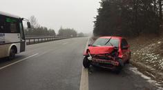 ČHMÚ varovala před ledovkou, policie vyjížděla k desítkám nehod
