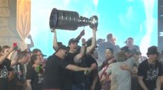 Oslavy Vegas ve městě hříchů. Party táhl Jack Eichel, švédský forvard zpíval ABBU