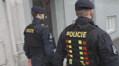 Cizinci měli ukrást poštovní dodávku s balíky. Opilí se pokoušeli ujet policii