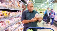 Inspekce v supermarketu našla závadné maso. Obsahovalo velmi nebezpečný typ salmonely