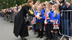 Princezna Kate rozplakala malou dívenku. Má zážitek na celý život