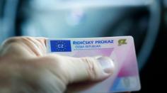 Muž z Lounska řídil se zákazem řízení, od výslechu odjel znovu autem