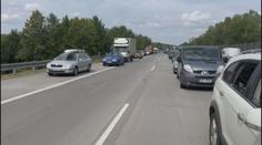 Dálnici D1 zablokovala nehoda. Rodina se třemi dětmi skončila v nemocnici