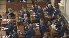 Vládní koalice slíbila opozici funkce ve výborech. Všechny kandidáty však odmítá