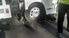 Martin s Irenou cestovali na motorce po Bali. Srazil je náklaďák