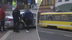 Autem zastavili tramvaj v Plzni, pak se ozvala střelba! Policie hledá podezřelé