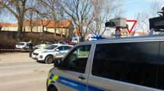 Opilý řidič ujížděl strážníkům a zkoušel je přejet! Hrozí mu 6 let