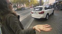 Udavačství, nebo prospěšná věc? Lidé pomocí aplikace hlásí špatně parkující auta
