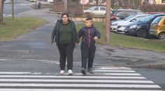 Řidič srazil na přechodu dítě. Místo omluvy přišly rasistické urážky