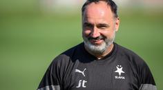 Spokojený s výsledkem, naštvaný z vyloučení. Byl to zkrat, říká kouč Slavie