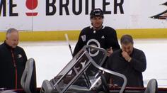 Dárek za 35 let v NHL: Rybářská loď na ledě dojala kustoda k slzám