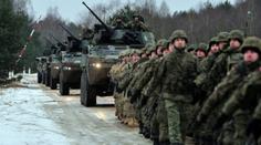 Házet na Američany rajčata je špatný nápad! PRAVIDLA kolony