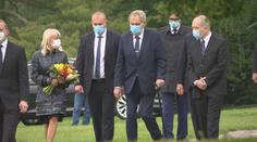 To jste podcenil, káral Zeman svůj doprovod! Měl potíže s chůzí