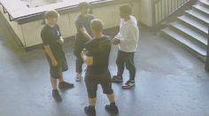 Útočník měl napadnout muže a ukrást mu boty. Policie hledá svědky