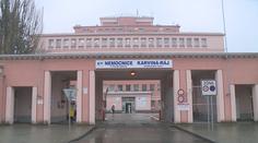 Lidé zuří kvůli zavřené nemocnici, v nejbližším městě je prý nechtějí vzít