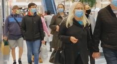 Strach z lockdownu nahnal do obchodů davy. V Ostravě je museli krotit strážníci