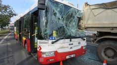 Dvě nehody za tři dny. Řidič zničil trolejbus, v práci dal výpověď