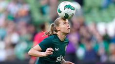 Neuvěřitelná trefa přímo z výkopu. Irská hráčka kandiduje na gól roku