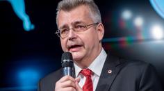 Tvrdík pálí do fotbalu: Řeší peníze za práva, nadstavbu i zavřené tribuny