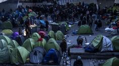 V Paříži vyrostla ilegální nová čtvrť. Ve stanech tu živoří migranti