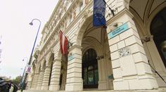 Kurz měl brát úplatky. Rakouským kancléřem zůstanu, tvrdí