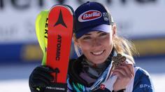 Lyžařka Shiffrinová by se neztratila ani na hřišti, míč ovládá geniálně