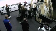 Čtveřice astronautů je zpět na Zemi. Ve vesmíru je uvěznily nepředvídatelné okolnosti