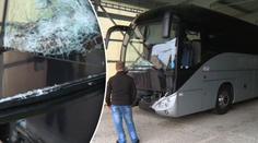 Honička autobusů: Srážka a pak rychlý útěk i s cestujícími!