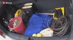 Kraj radí: Vozte hrablo, písek, kabáty. A auto máte plné