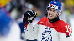 Další krok k NHL. Český talent podepsal nováčkovskou smlouvu s Detroitem