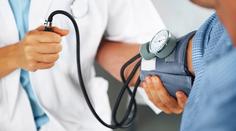 Vysoký krevní tlak je strašákem dospělých. Lékaři radí, jak mu předejít