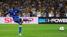 Balotelli hrál skvěle, chválil po penaltové loterii italský kouč