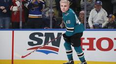 McDavid už není nejrychlejší! Tomáš Hertl pobavil maskou Justina Biebera