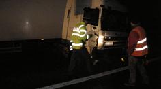 Kamion na Vsetínsku přejel muže, na jihu Čech zemřel motorkář