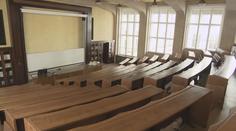 Školné dělí společnost: Strach o chudé studenty proti vyšší kvalitě vzdělávání