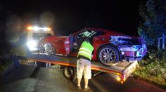 Kickboxeři se předváděli ve Ferrari, úplně ho sešrotovali! VIDEO