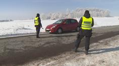 Na izolované Trutnovsko se denně snaží dostat stovky řidičů