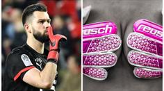 Brankář Koubek ukázal prsa své ženy! A pomohl přitom dobré věci