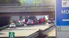 Tragická nehoda na D2. Dálnice byla zablokovaná, ve směru na Brno stála