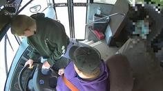 Amerika má nového hrdinu. Žák (13) zabránil neštěstí ve školním autobusu