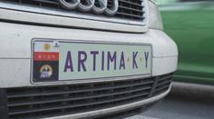 Řidiči s podivnými SPZ odmítají platit pokuty. Předkládají i falešné doklady