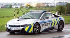 Už je jasné, kdo řídil policejní BMW. Prozradili to záchranáři