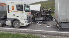 Hrozivá nehoda kamionu na dálnici D5: Zemřela žena