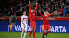 Momenty 10. kola Bundesligy: Padly góly z velké dálky i krásná trefa z přímáku