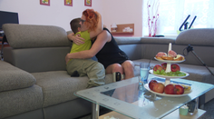 Monika s těžkou nemocí pečuje o sedmiletého syna, pomáhají jim Dobří andělé